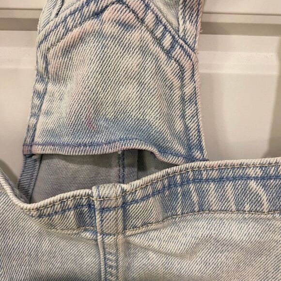 Hollister Women's Distressed Boyfriend Denim Short Overall. Light Blue. Medium - Picture 7 of 14